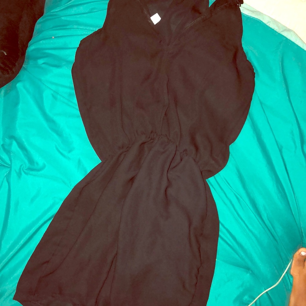 black V neck romper ! Had this but couldn’t fit!